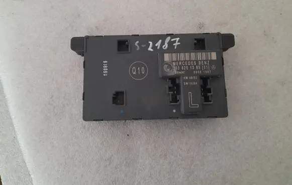 Mercedes-Benz C W203 Door control unit/module a2038201385 2038201385