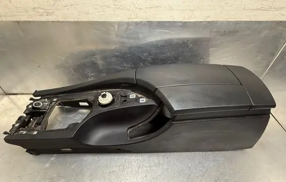 BMW 5 E60 E61 Armrest 7034086