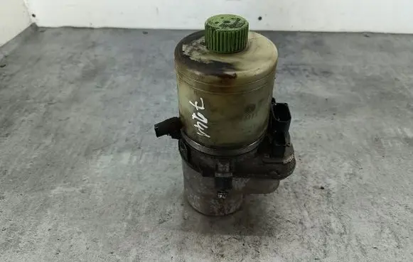 Skoda Fabia Mk2 (5J) Power steering pump 6Q0423371TRW