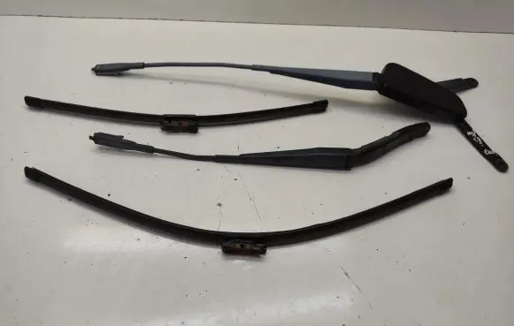 Mercedes-Benz ML W164 Windshield/front glass wiper blade A1648201440 A1648240149 A04130