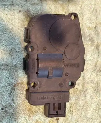 Mercedes-Benz C AMG W204 Air flap motor/actuator K9749005 092099317 26082010