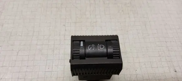 Volkswagen Polo IV 9N3 Headlight level height control switch 6Q0941333C