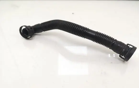 Volkswagen Golf V Breather hose/pipe 06A131127L