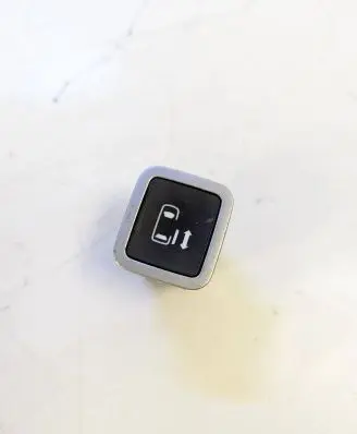 Chrysler Pacifica Electric sliding door switch 6DQ22TRMAA