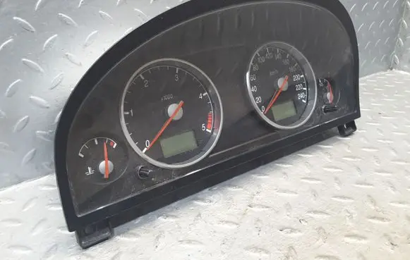 Ford Mondeo Mk III Speedometer (instrument cluster) 1S7F10841 44ZU187