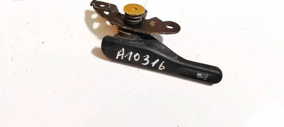 Nissan X-Trail T30 Fuel tank opening switch 
