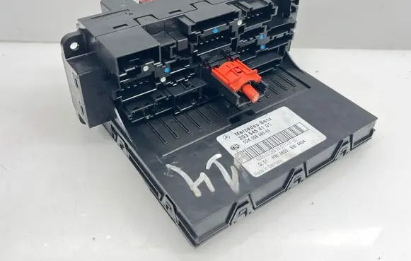 Mercedes-Benz C W203 Fuse module 2035454101 5DK00848544