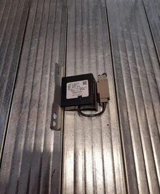 Nissan X-Trail T30 Antenna control unit 259758H300