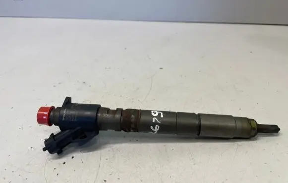 Volvo XC60 Fuel injector 31272690