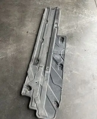 Mercedes-Benz E A207 Side bottom protection A2076804907 A2046100208
