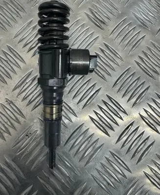 Audi A4 S4 B7 8E 8H Fuel injector 03G130073G 0414720404