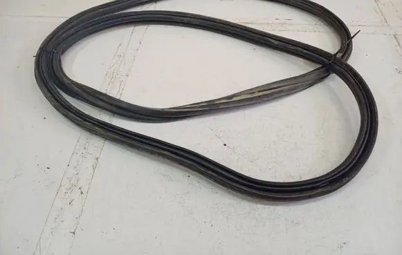 Opel Astra J Rubber seal rear door 