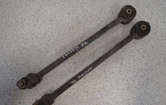 Hyundai Tucson JM Front upper control arm/wishbone 