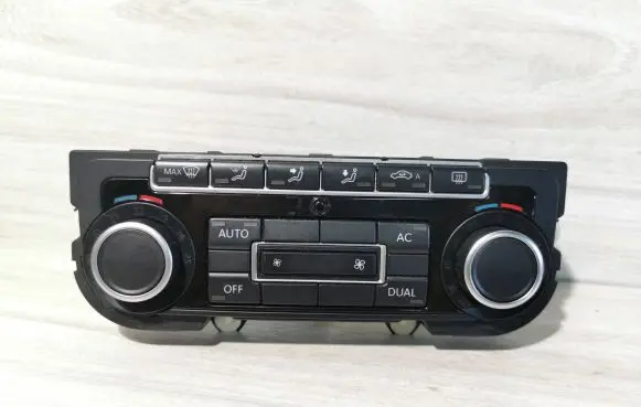 Volkswagen Touran II Climate control unit 5K0907044DT SW1010 5HB00974680