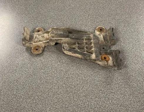 Audi A6 S6 C4 4A Front bumper mounting bracket 4A0807283