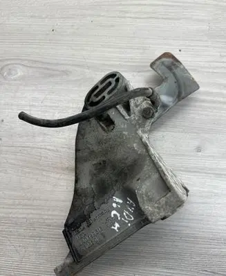 Audi A6 S6 C4 4A Engine mounting bracket 4A0199312 810820
