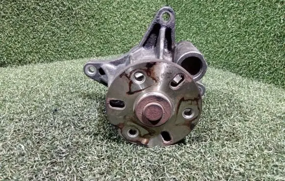 Jaguar XF X250 Water pump 9X2Q8501AA