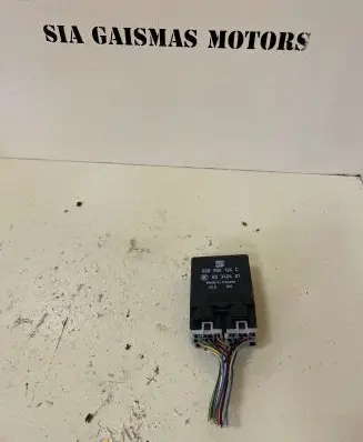 Volkswagen Golf III Other relay 028906124C