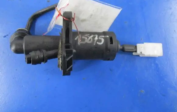 Skoda Fabia Mk2 (5J) Clutch master cylinder