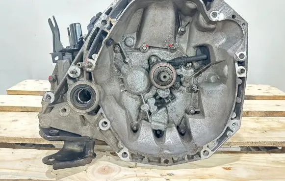 Nissan Note (E12) Manual 5 speed gearbox 8200973738