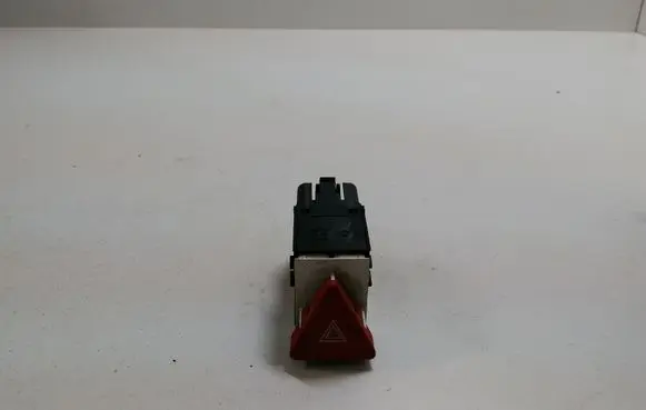 Volkswagen PASSAT B6 Hazard light switch 3C0953509A