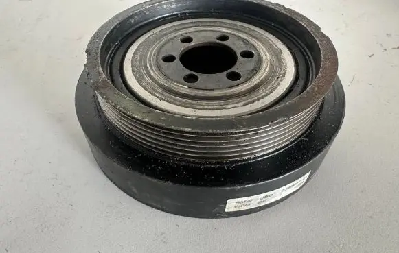 BMW 5 E60 E61 Crankshaft pulley 7546087 035C