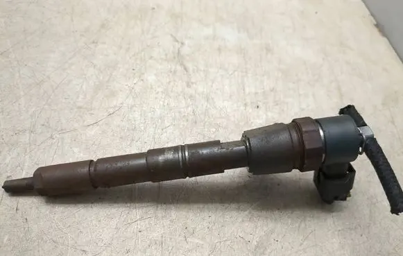 Fuel injector