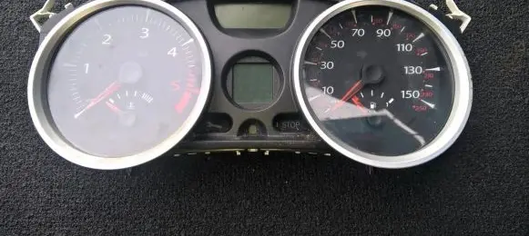 Renault Megane II Speedometer (instrument cluster) 8200408800F 4DCJ034564