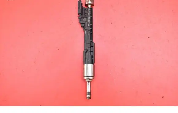 BMW X5M F85 Fuel injector 7639994