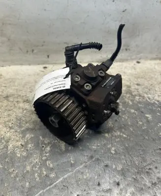 Ford Focus Fuel injection high pressure pump 0445010102 9683703780A