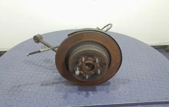 Front wheel hub spindle knuckle