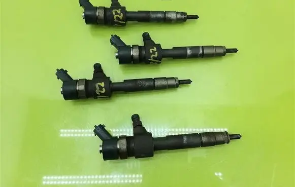Opel Vectra C Fuel injectors set 0445110276