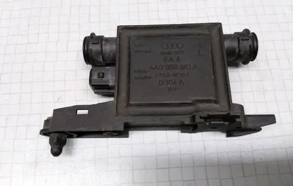 Audi A6 S6 C4 4A Door central lock control unit/module 4A0959981A D104A