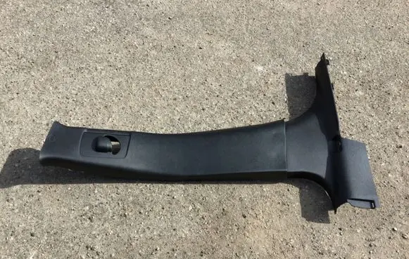 Jeep Cherokee (B) pillar trim (bottom) 1UD03DX9AC