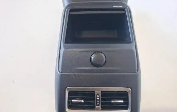 Rear air vent grill