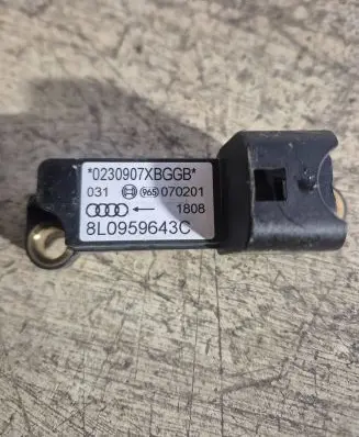 Audi A3 S3 8L Airbag deployment crash/impact sensor 8L0959643C 0230907KBGGB 070201