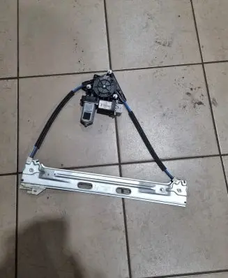 Fiat 500L Rear door window regulator with motor 51980516