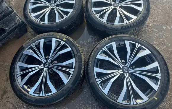 Renault Austral R20 alloy rim 403004261R