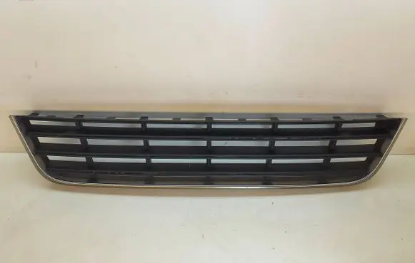 Volkswagen PASSAT B6 Front bumper lower grill 3C0853677
