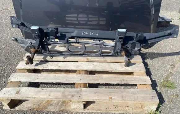 BMW 7 E38 Radiator support slam panel