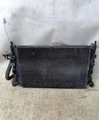 Volvo C30 Radiator set 1137328558 3M5H-8C607-RJ