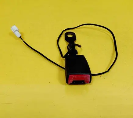 Nissan Micra Front seatbelt buckle 33030041