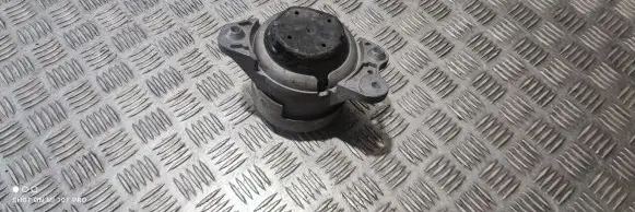 Mercedes-Benz GLC C253 Engine mount bracket A2532402700