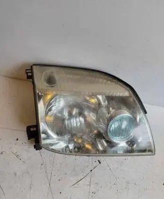 Nissan X-Trail T30 Headlight/headlamp