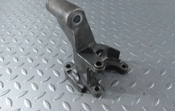 Cadillac XTS Power steering pump mounting bracket 12611591