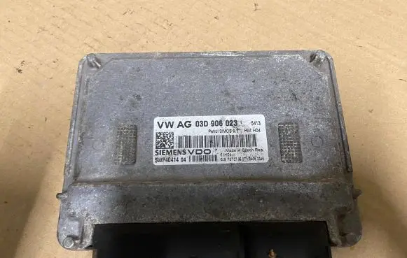 Volkswagen Polo IV 9N3 Engine control unit/module 03D906023 5WP4041404