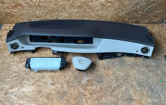 Mercedes-Benz S W222 Dashboard 