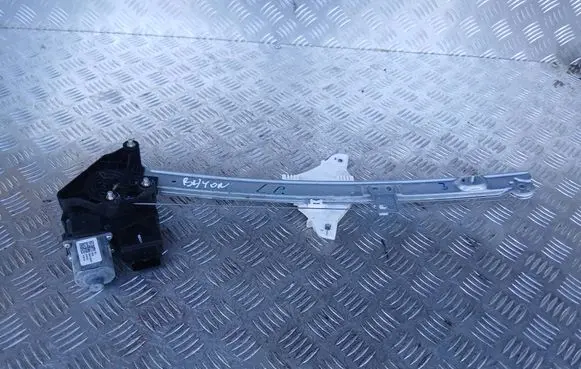 Hyundai Bayon Front door manual window regulator 82401Q0020