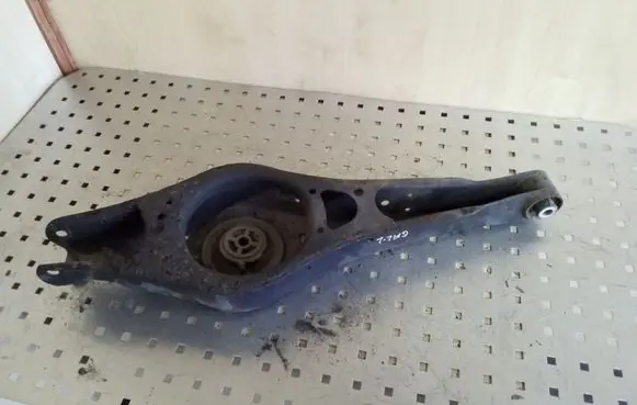 Rear control arm