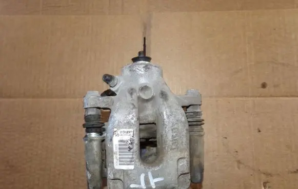 Peugeot 208 Rear brake caliper